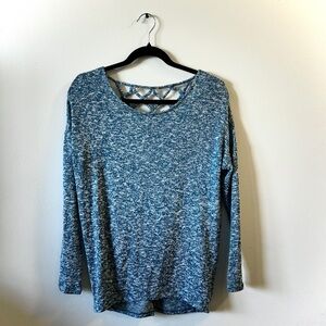 Daytrip long sleeve top from the Buckle. XS but fits like a medium. criss cross